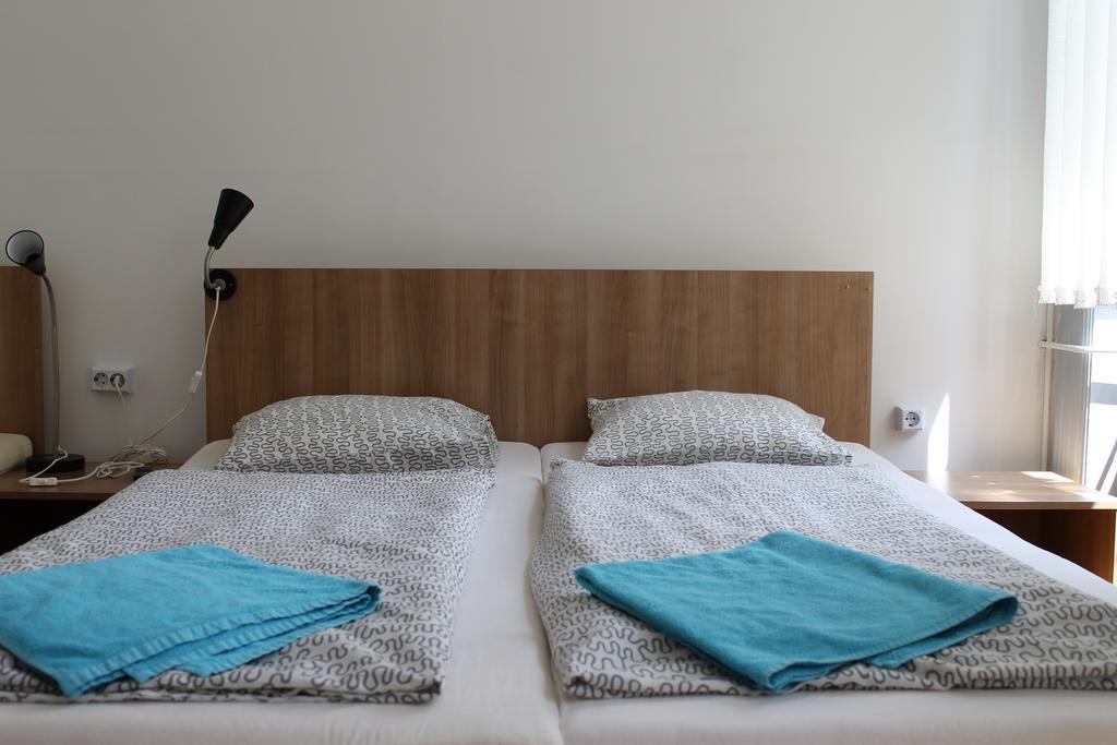 Capital Guesthouse Будапеща Екстериор снимка
