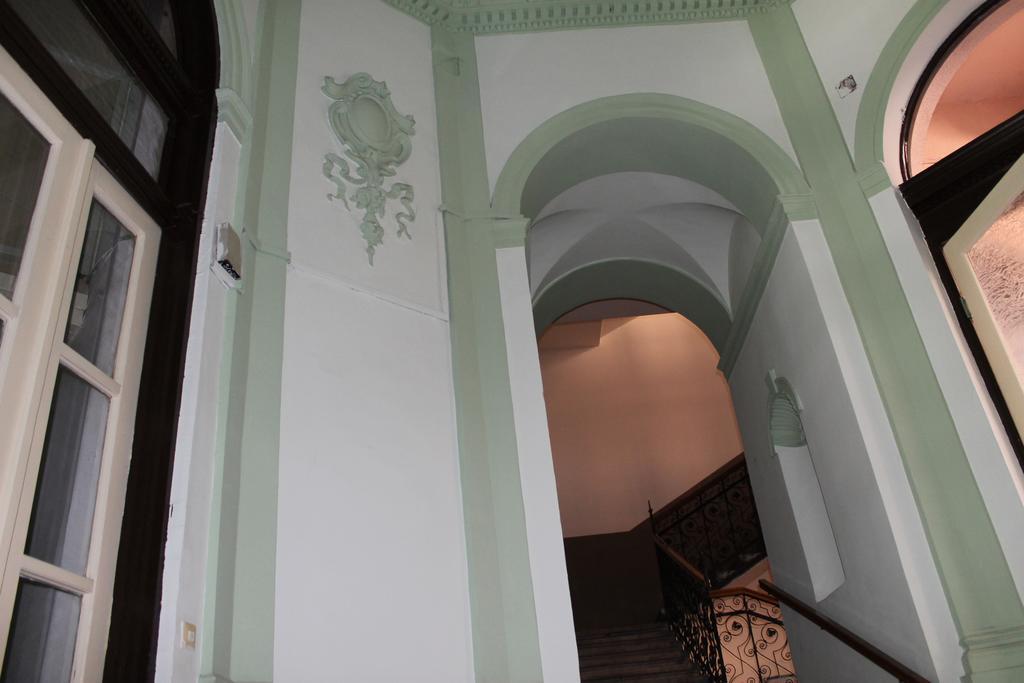 Capital Guesthouse Будапеща Екстериор снимка