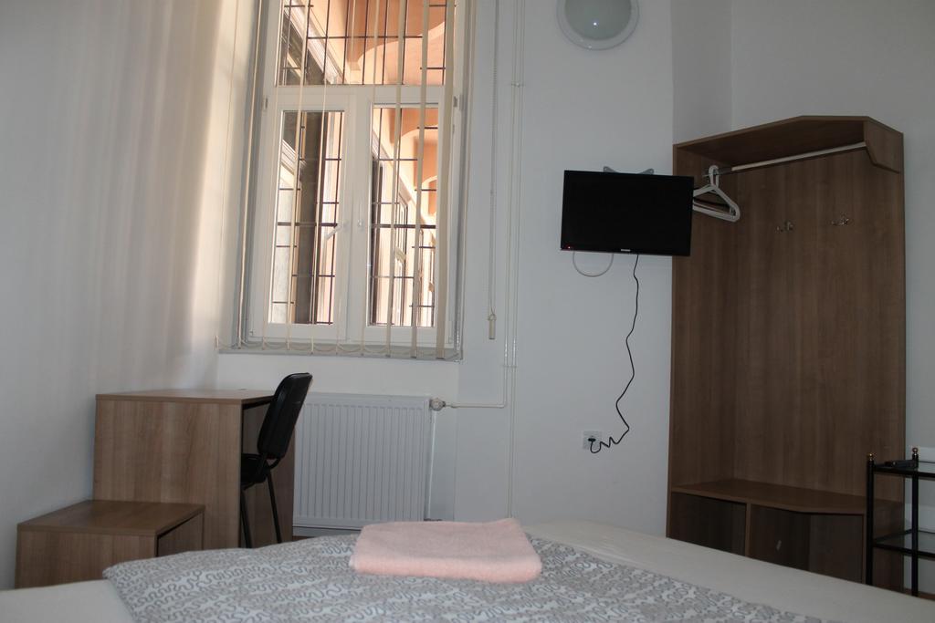 Capital Guesthouse Будапеща Екстериор снимка