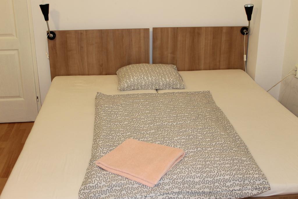 Capital Guesthouse Будапеща Екстериор снимка