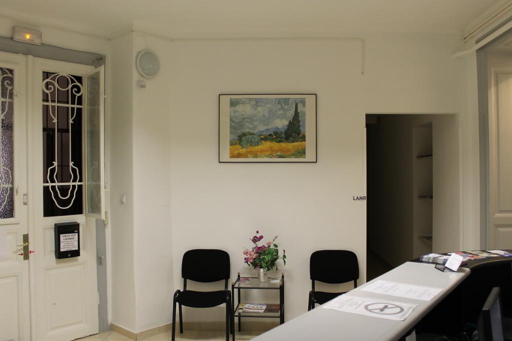 Capital Guesthouse Будапеща Екстериор снимка